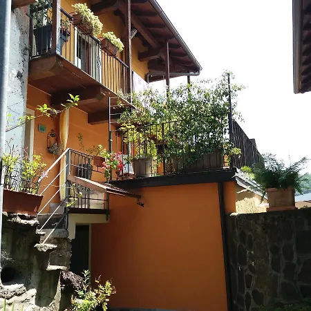 Grande Casa Con Terrazzo Ferienhaus